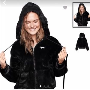 🌹🌹 SMOKIN HOT VS PINK faux fur coat NWT🌹🌹